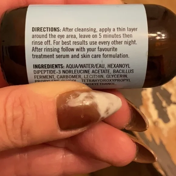 ISOMERS Eye Peel Exfoliate & Renew - Picture 2 of 2